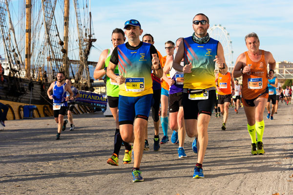 men running a marathon
